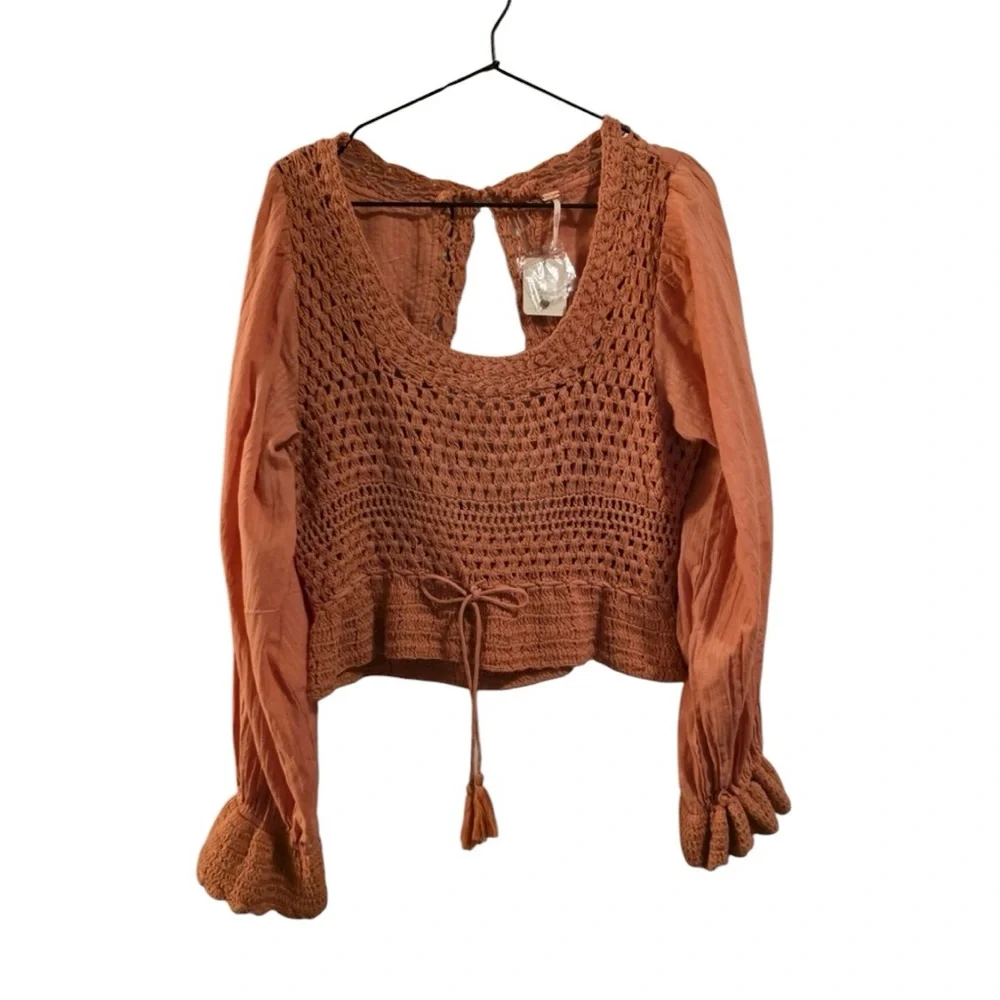 Free People Megan Long sleeves cut out back Crochet crop Top size Large